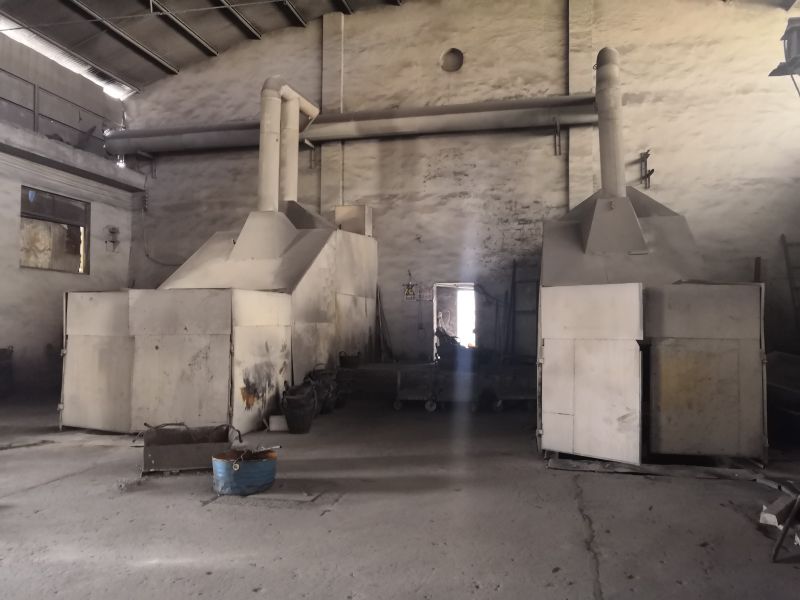 廠區(qū)設(shè)(she)備(bei)